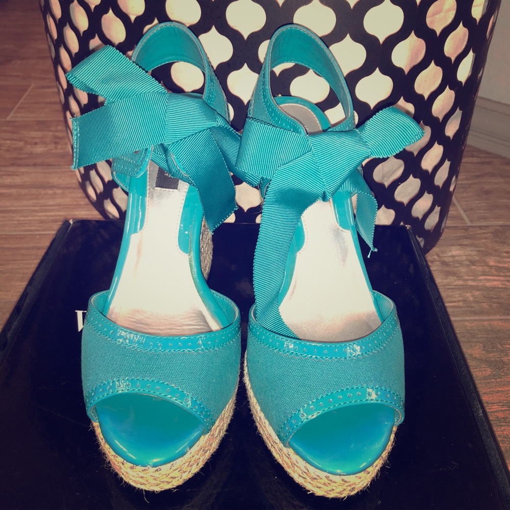 White House | Black Market Everly in Teal